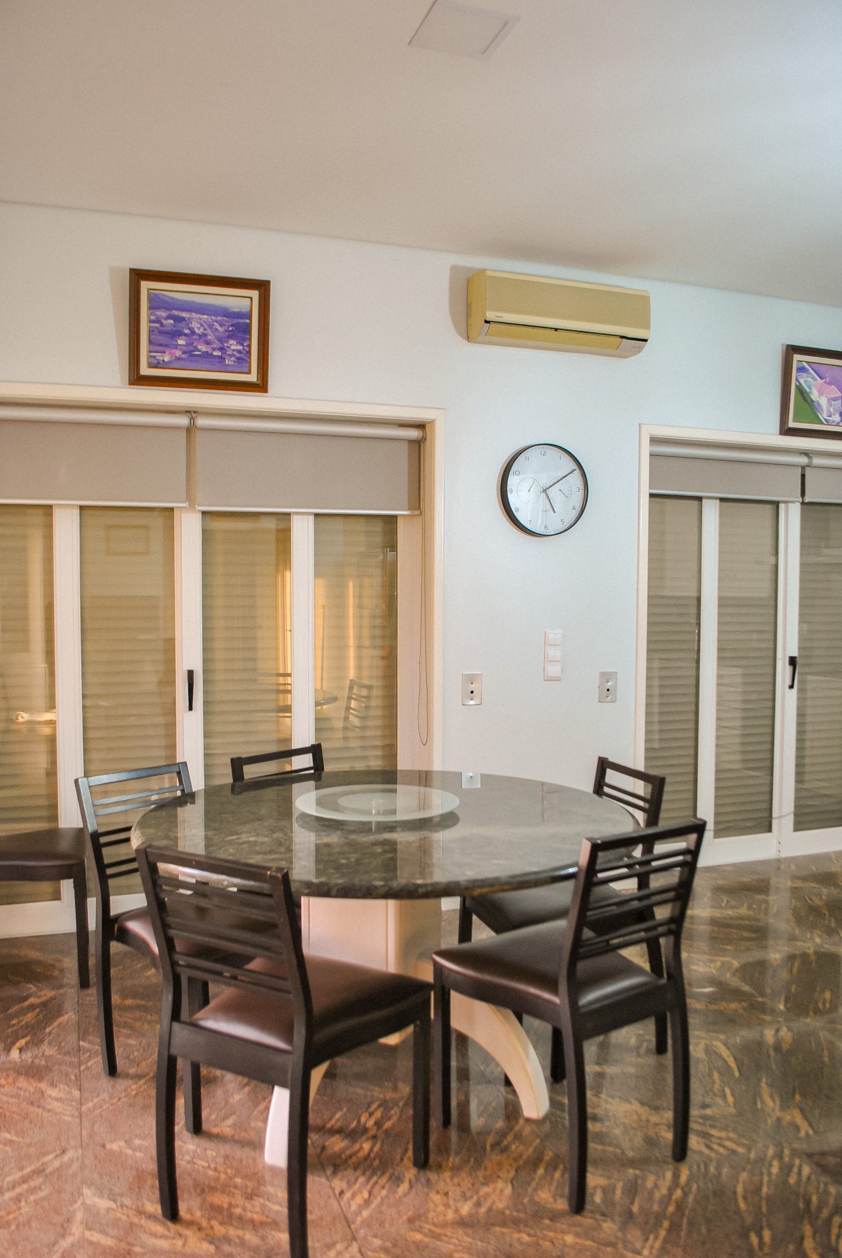 2E7C5F41-5808-409B-ABA9-50404A96BAF4