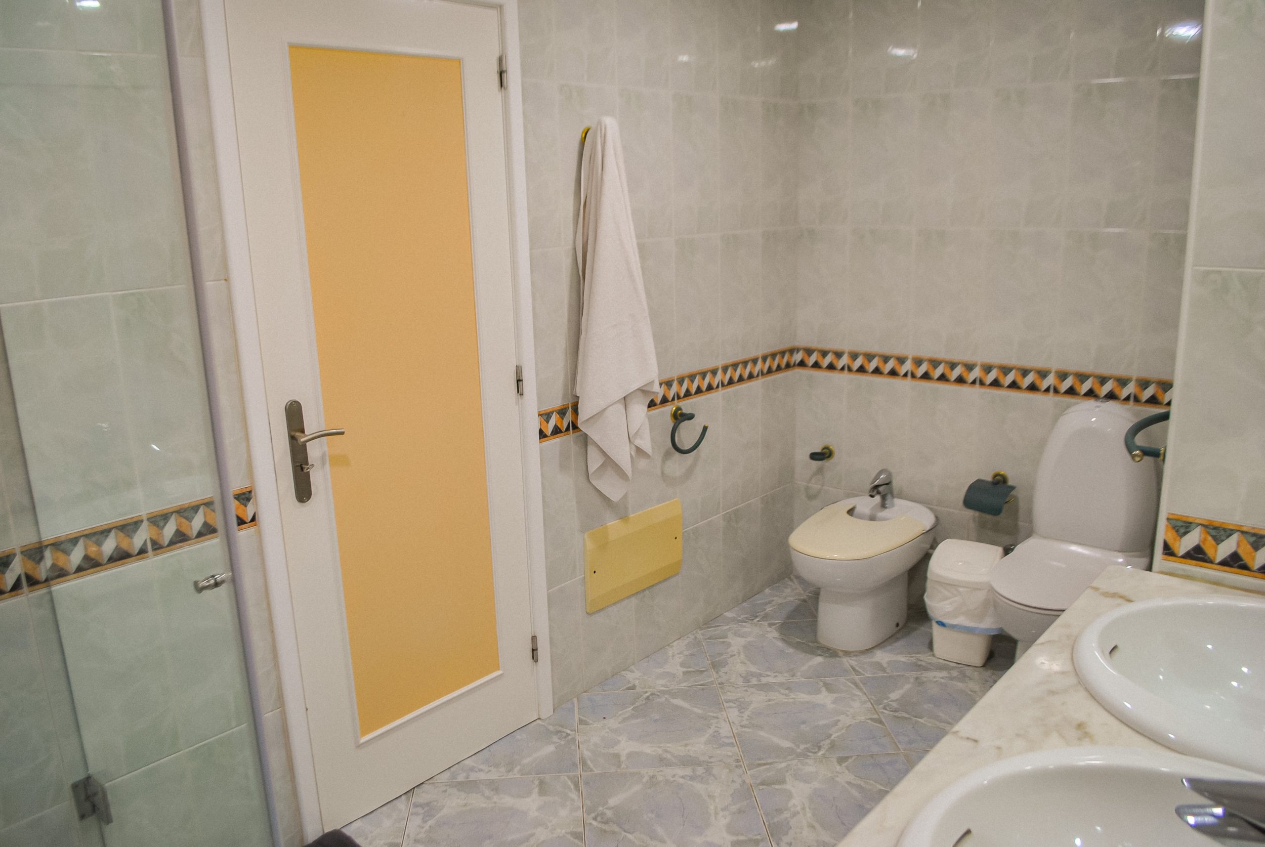 B16795FB-1318-4B8E-AFDD-3F53097881DA