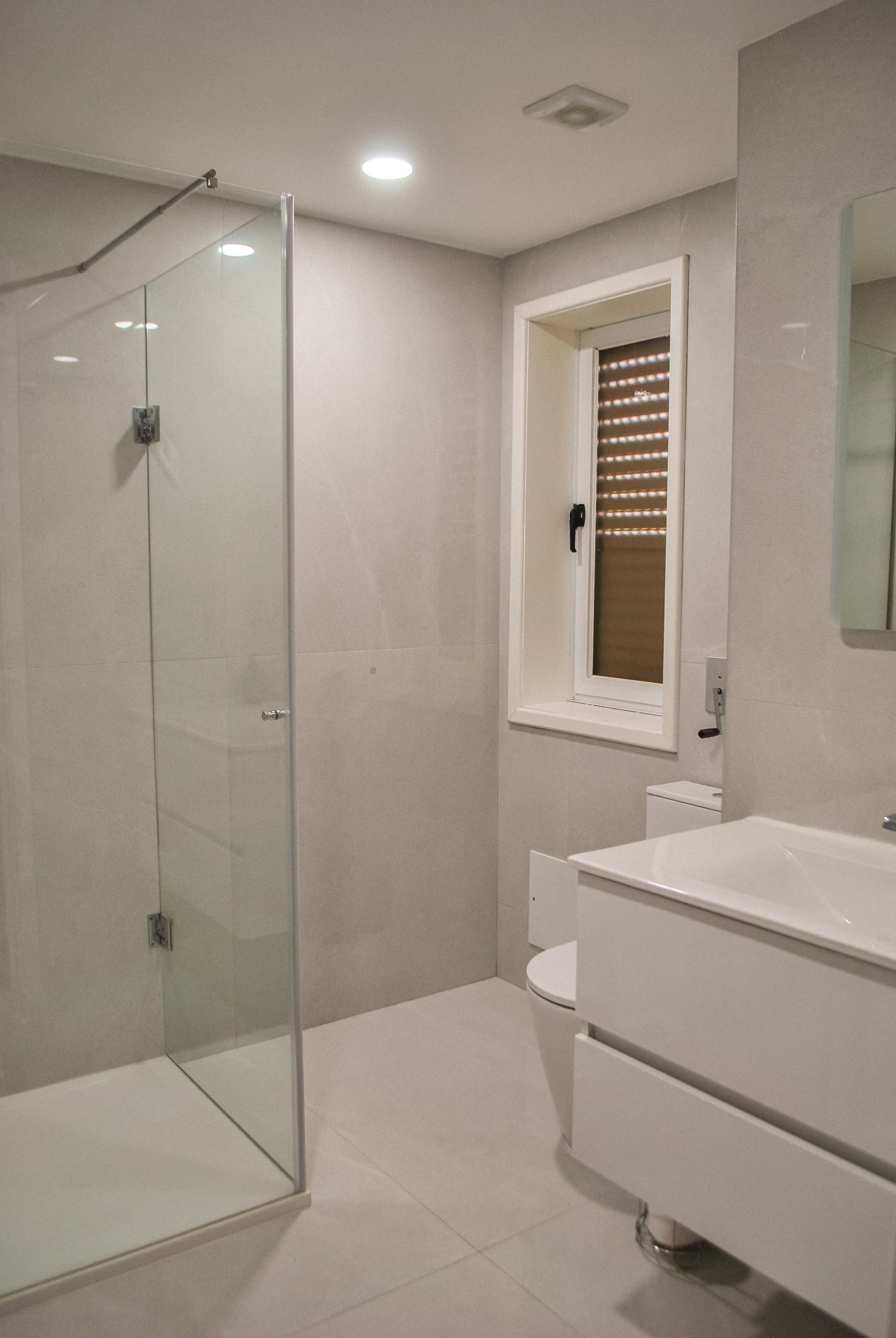 D64811C6-AC0E-4613-BEC9-7DE4FB4F2BCF